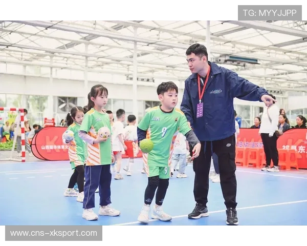 幼儿手球游戏比赛设U6混合组和U8男子组，契合低龄特点